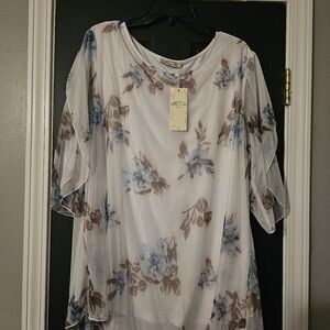 Sese Code Slit Sleeve Floral Top